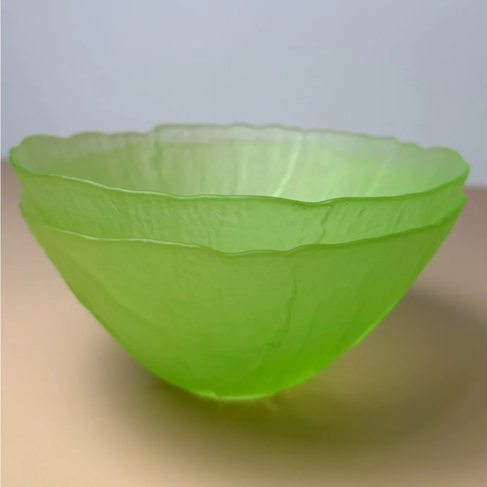 vintage frosted green glass cabbage ware salad bowl 2pcs set - Picture 5 of 8